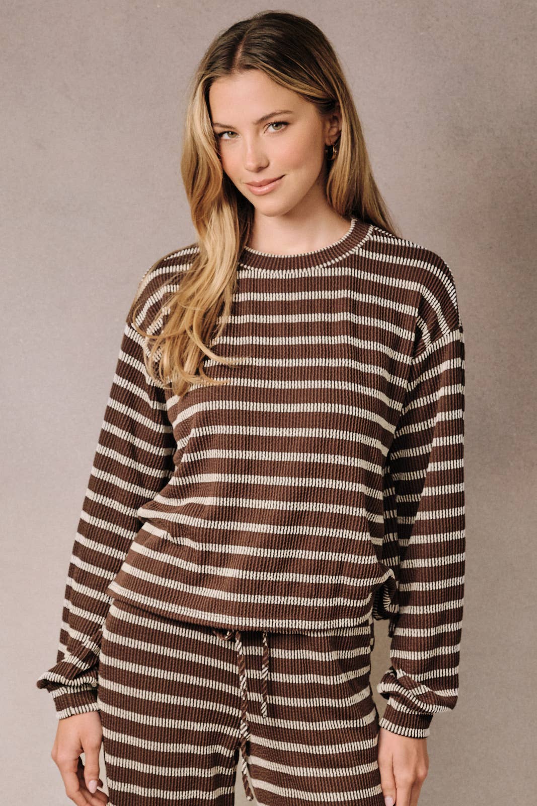 COLLARED SPLIT NECK LONG SLEEVE STRIPE BOXY TOP