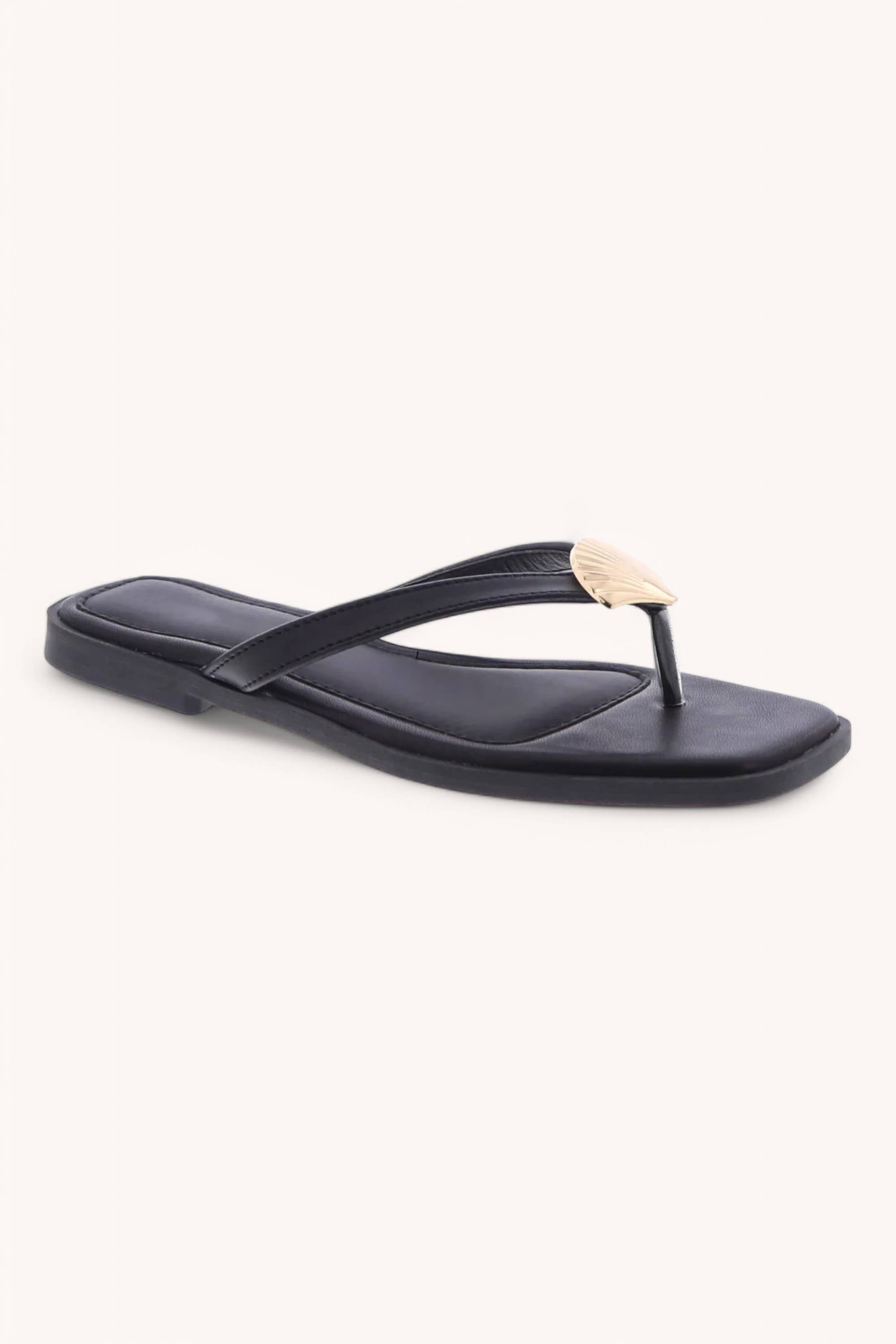 SHELL SANDALS