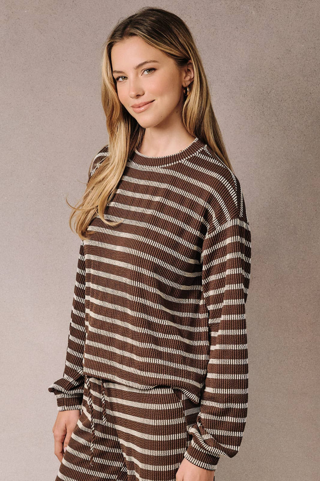 COLLARED SPLIT NECK LONG SLEEVE STRIPE BOXY TOP